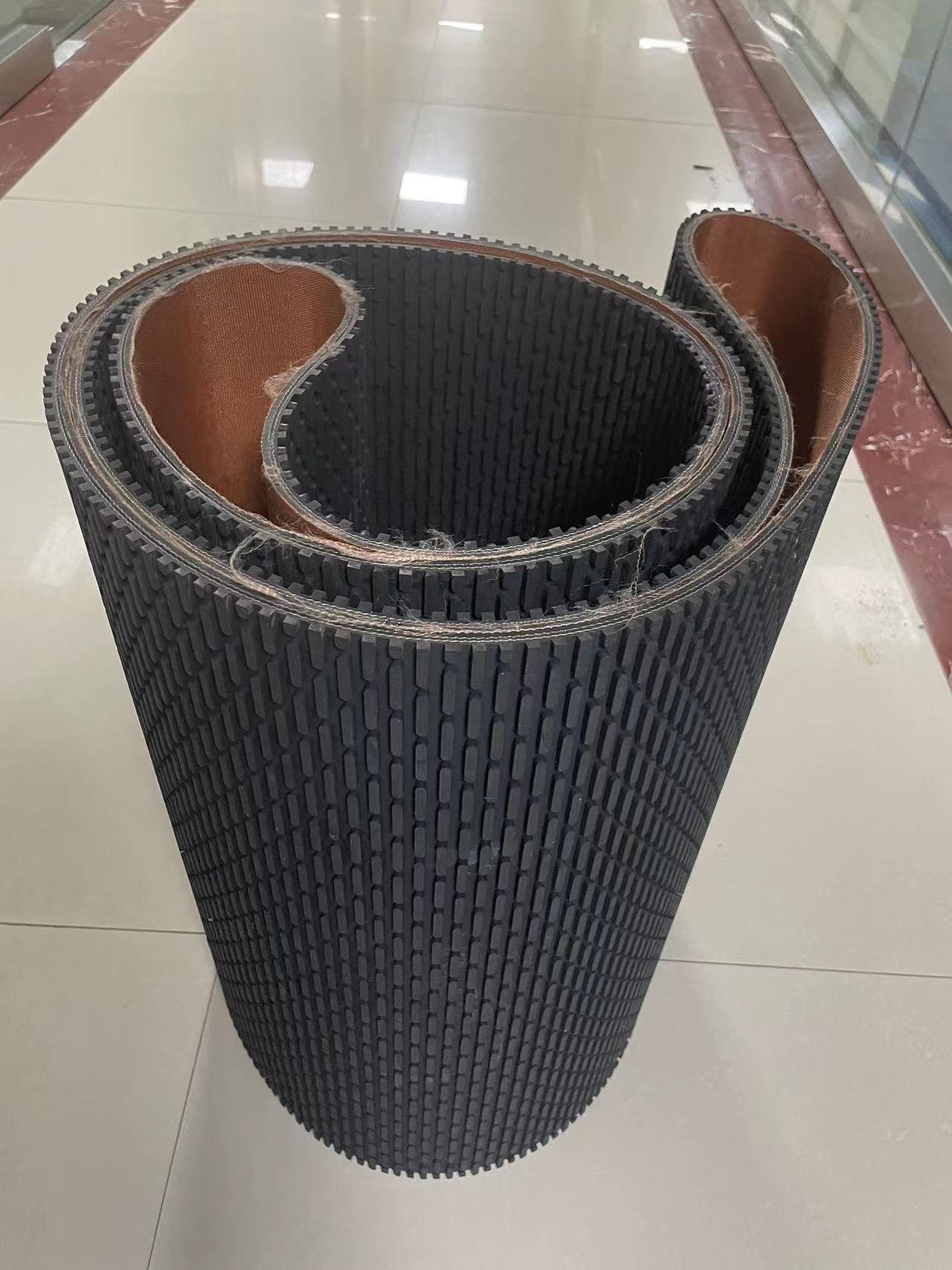 橡膠<a href='http://m.dsjvvrk.cn/shusongdai/' target='_blank'><u>輸送帶</u></a>